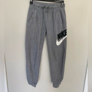 Boys Nike gray sweatpants